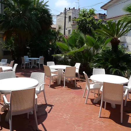 Alexander Hotel 3*
